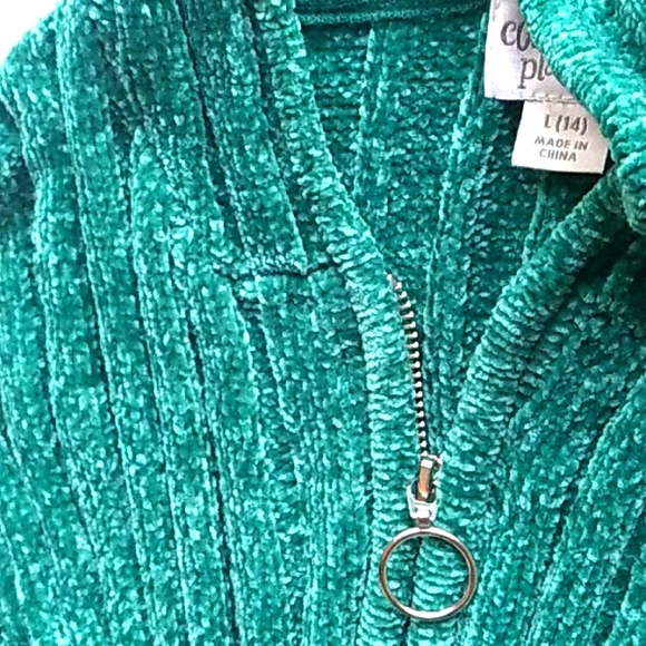 Girls green sweater with hood ,New - Picture 5 of 5